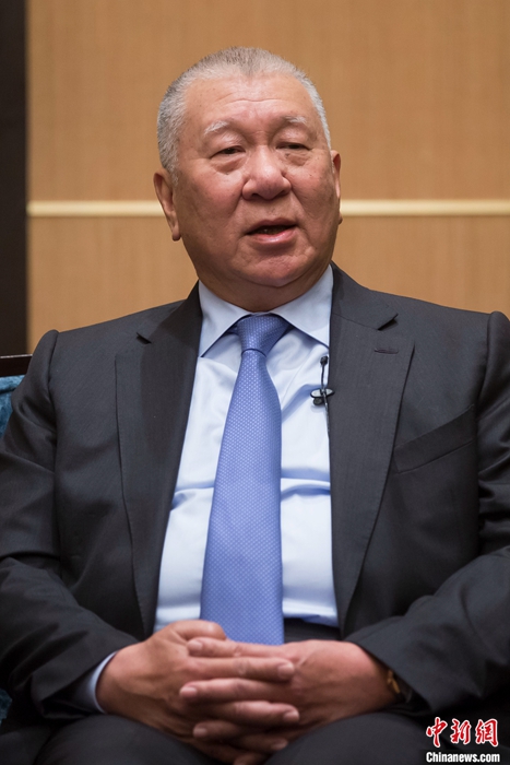 全國(guó)政協(xié)副主席的何厚鏵在澳門接受內(nèi)地媒體集體采訪。<a target='_blank' href='http://www.chinanews.com/'>中新社記者 王駿 攝 點(diǎn)擊進(jìn)入下一頁(yè)